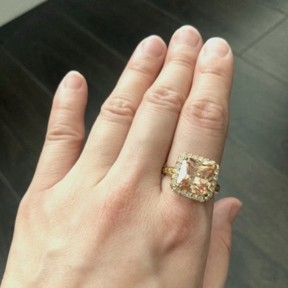 Yellow crystal ring--size 7.5 - Picture 1 of 9